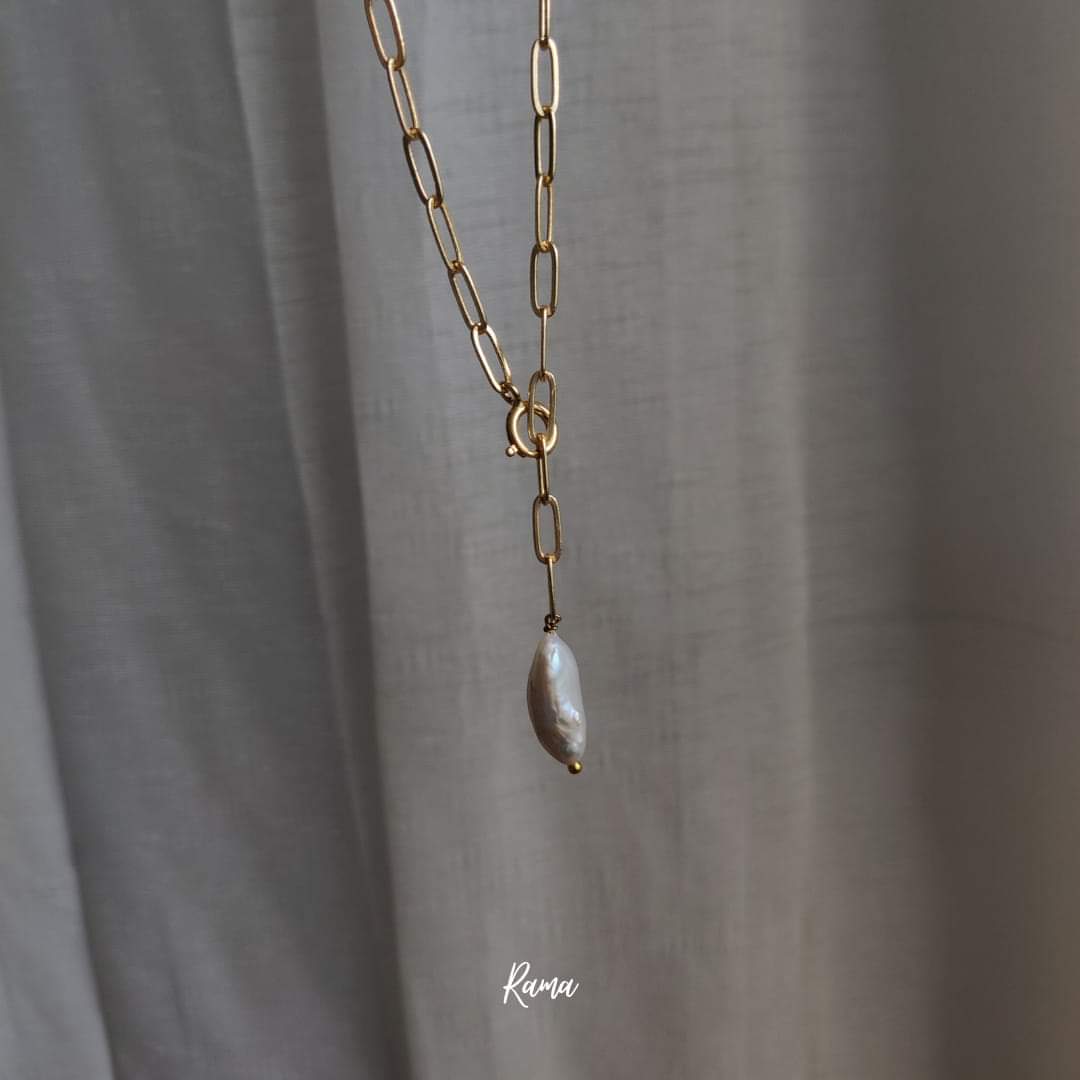 Lariat Baroque Pendant