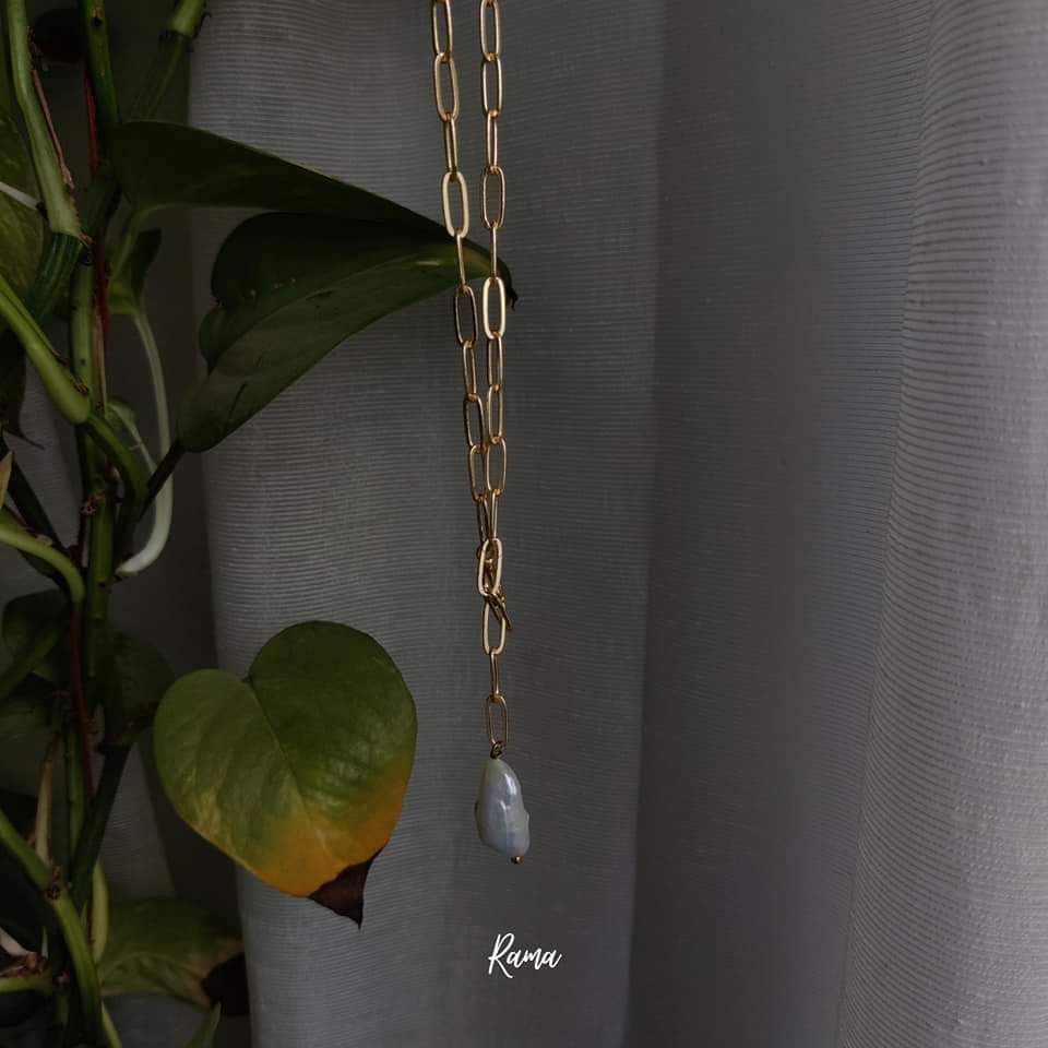 Lariat Baroque Pendant