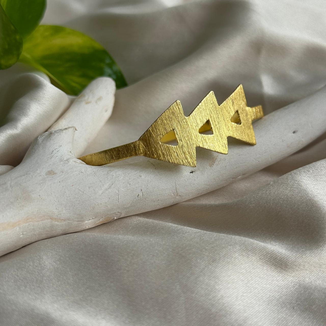 Forward Cuff
