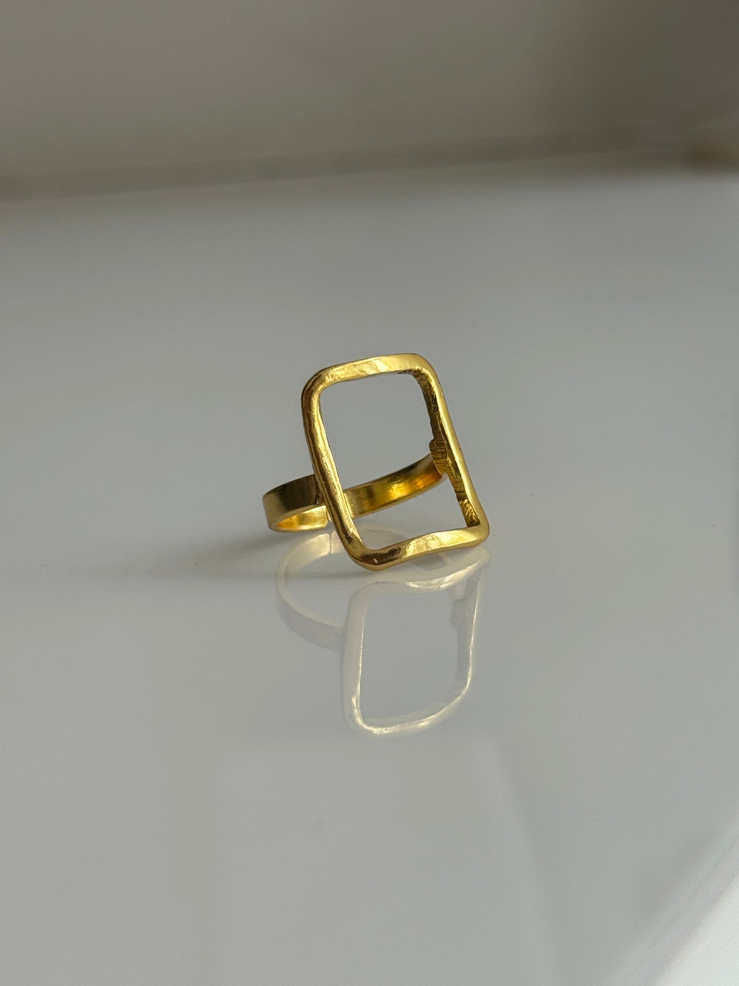Cora Ring Golden