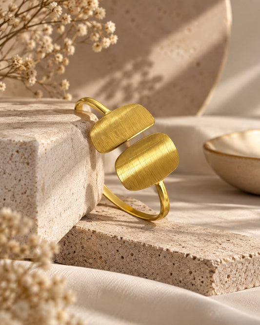 Tora Cuff
