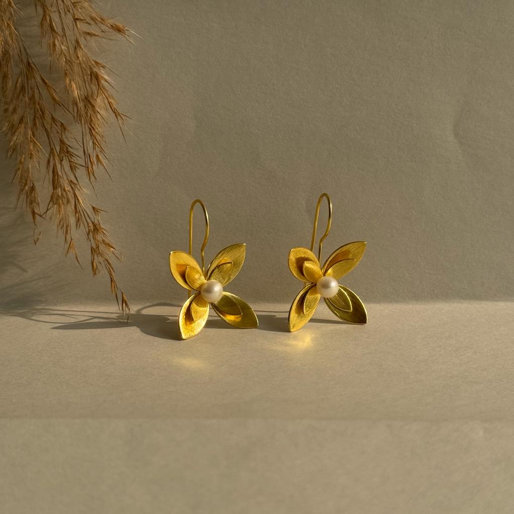 Flora Pearl Hooks