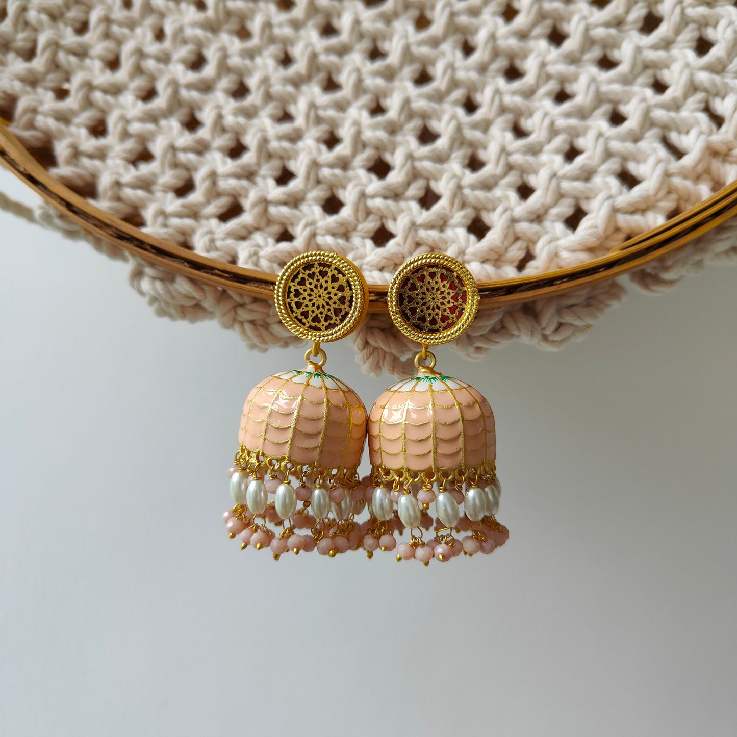 Theva Earrings Round