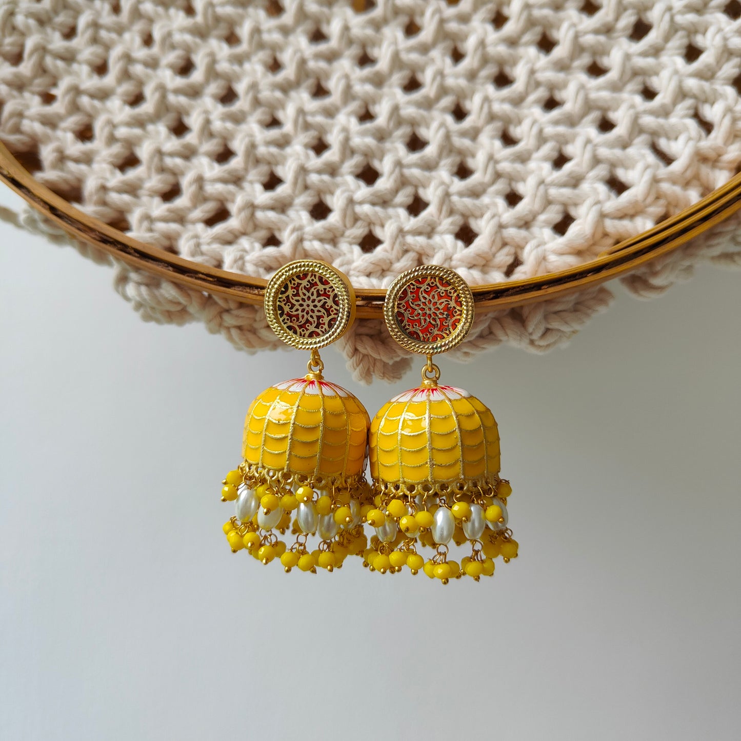 Theva Earrings Round