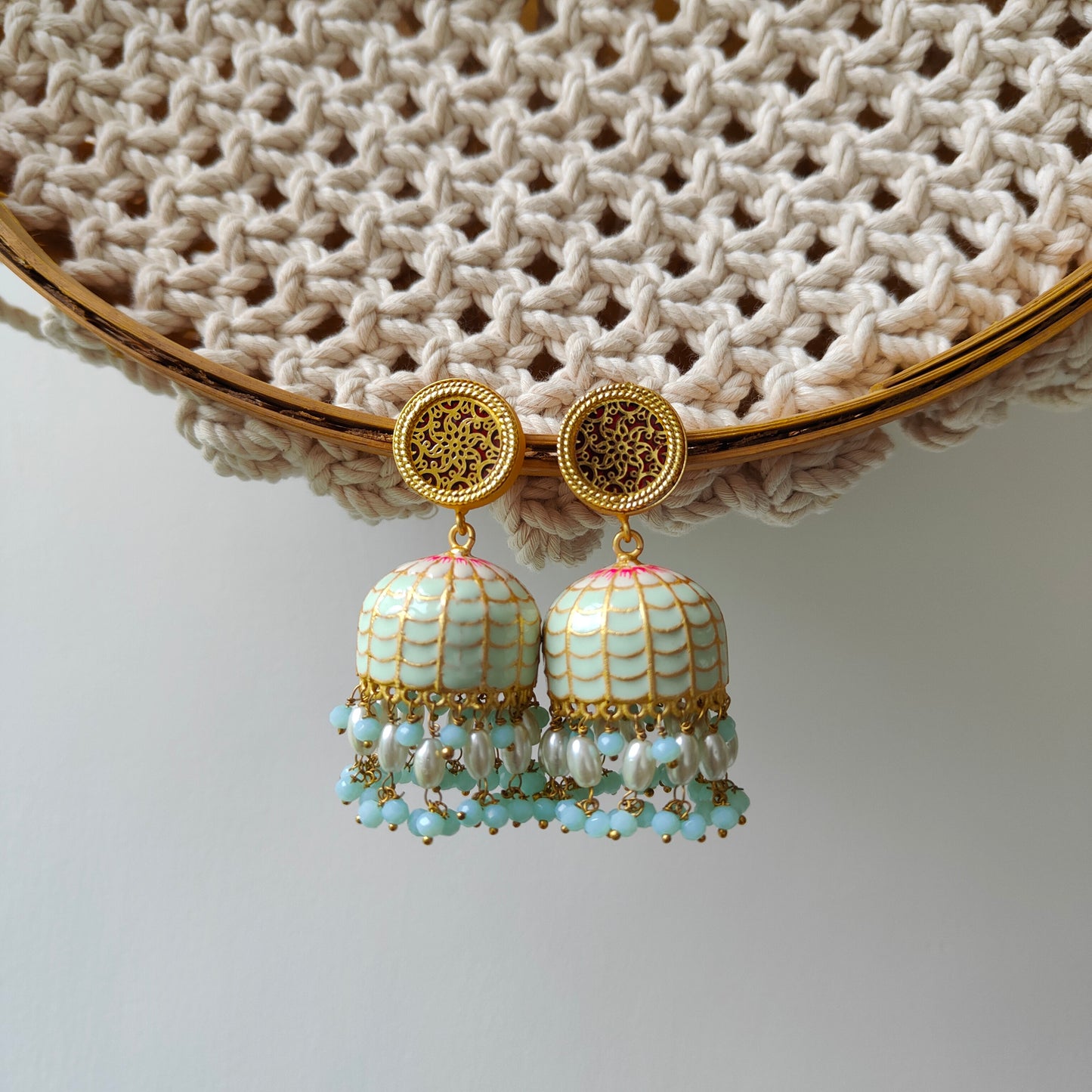 Theva Earrings Round
