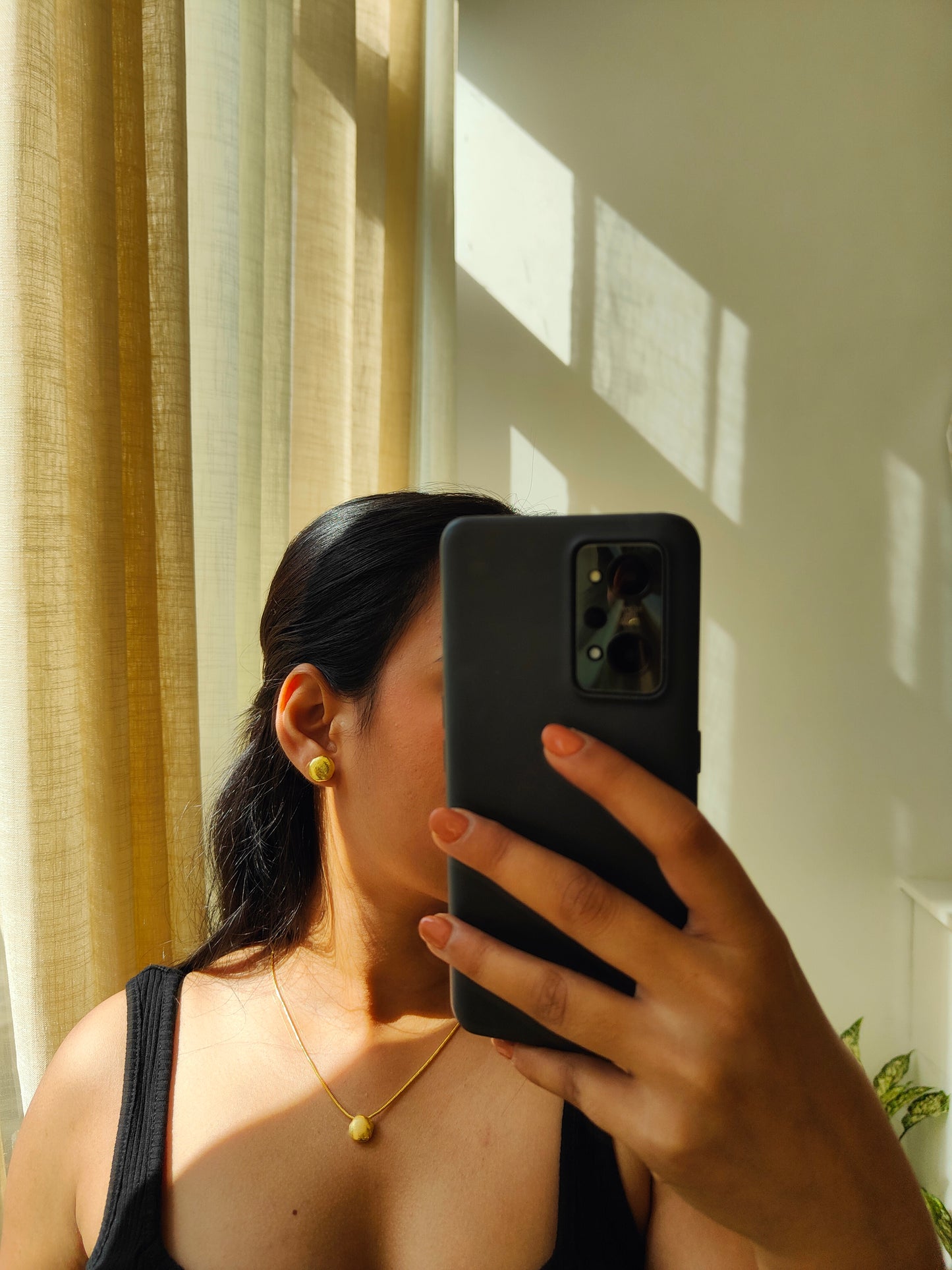 Barisha Studs Golden