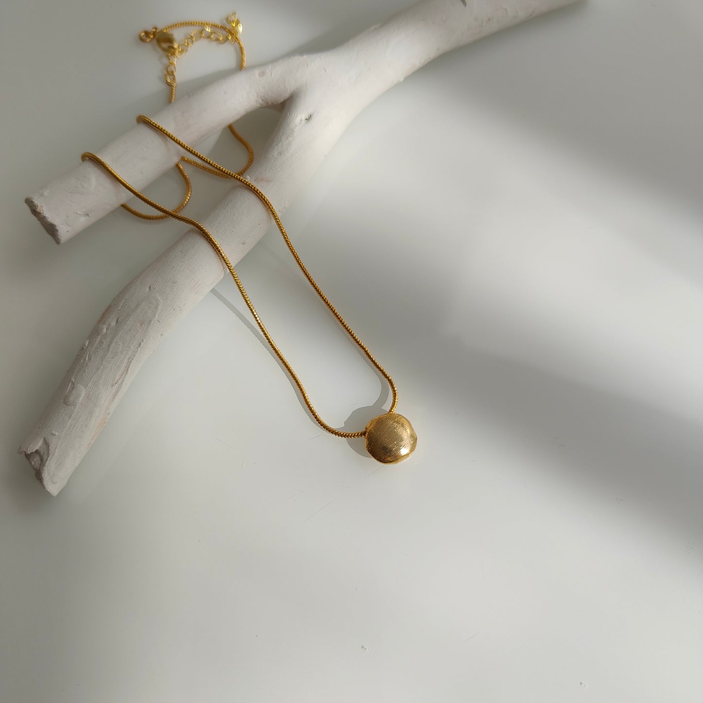 Barisha Pendant Golden