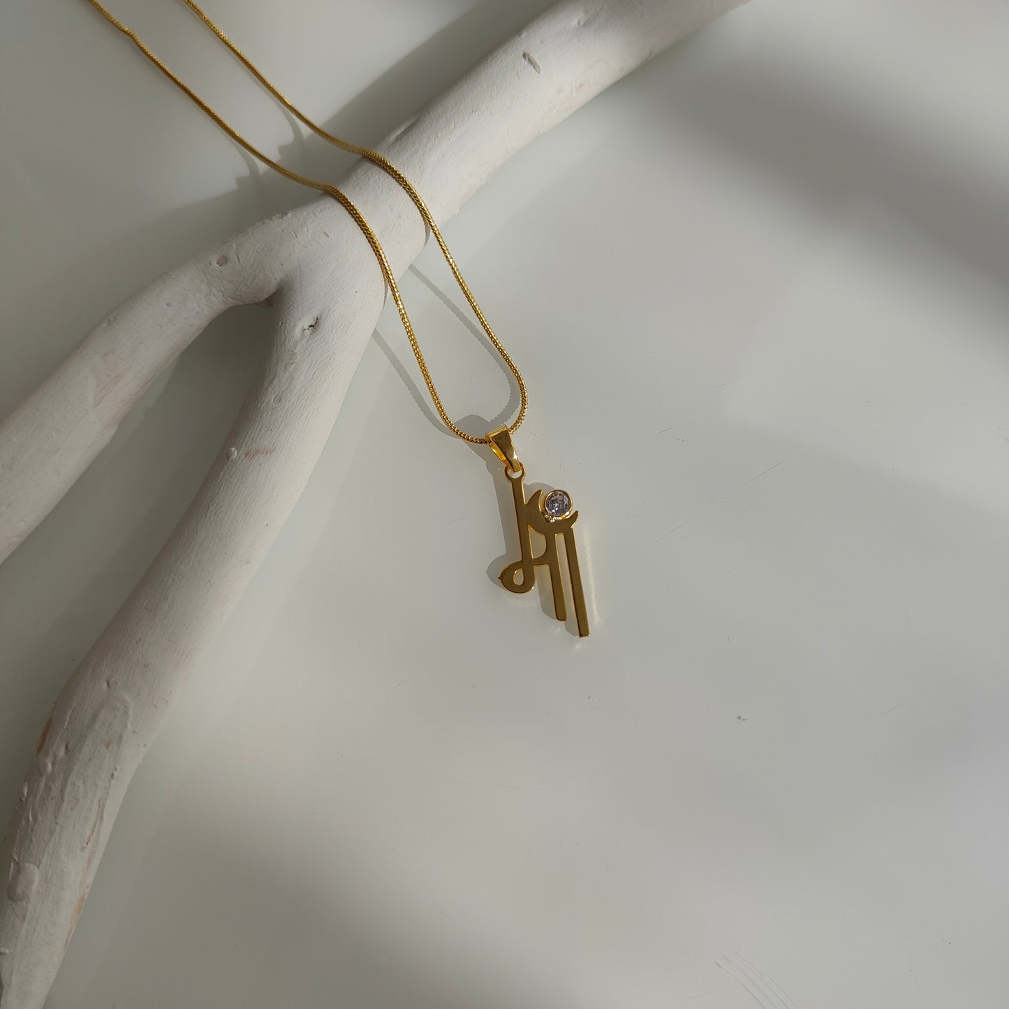 Maa Pendant Golden