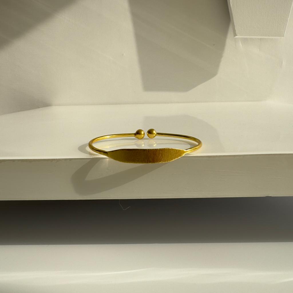 Flat-Front Cuff