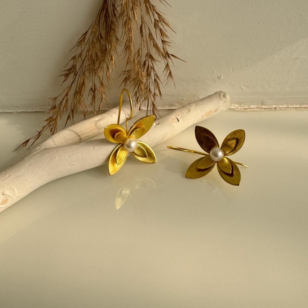 Flora Pearl Hooks