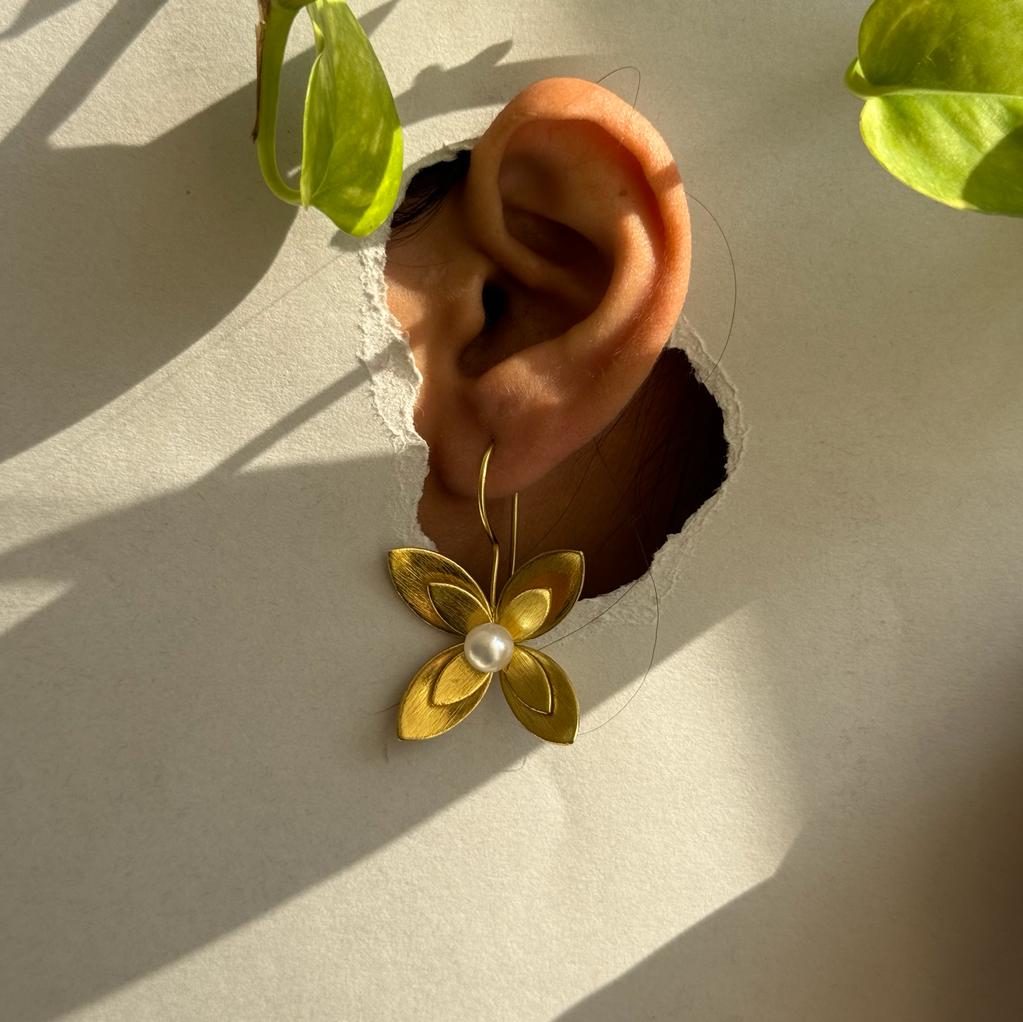 Flora Pearl Hooks