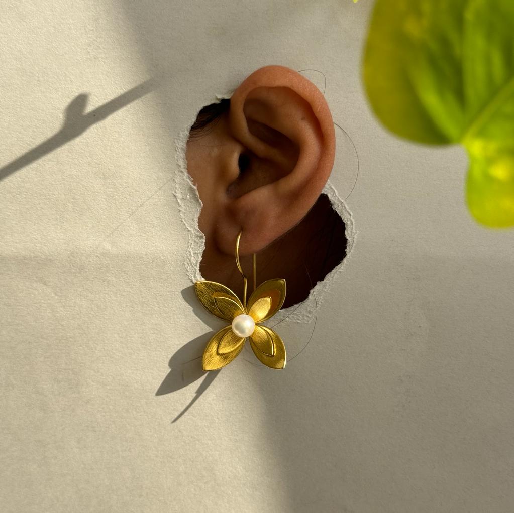 Flora Pearl Hooks
