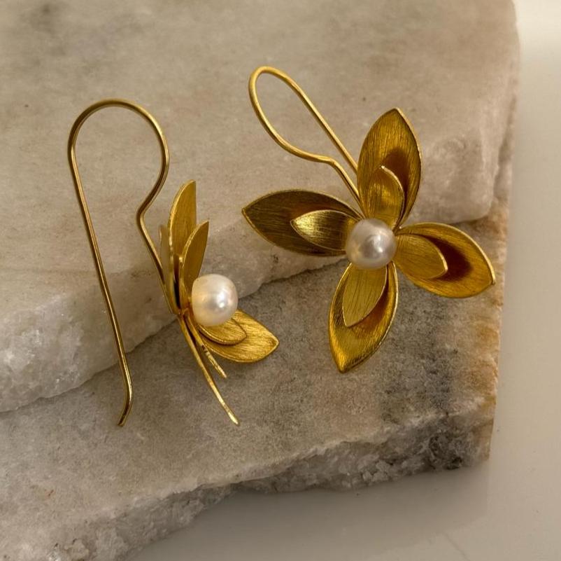 Flora Pearl Hooks