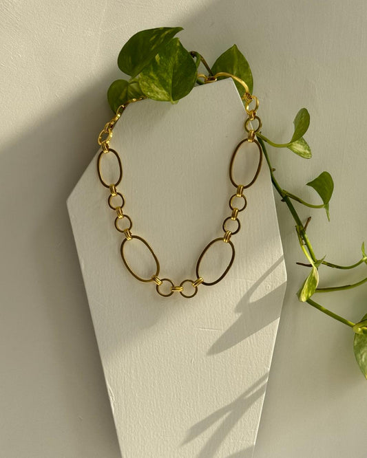 Roundabout Choker Statement Neckpiece