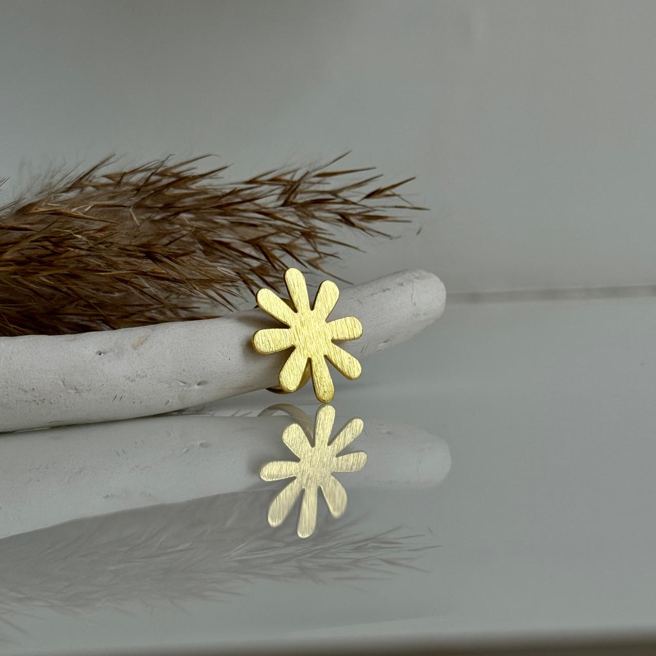 Daisie Adjustable Ring