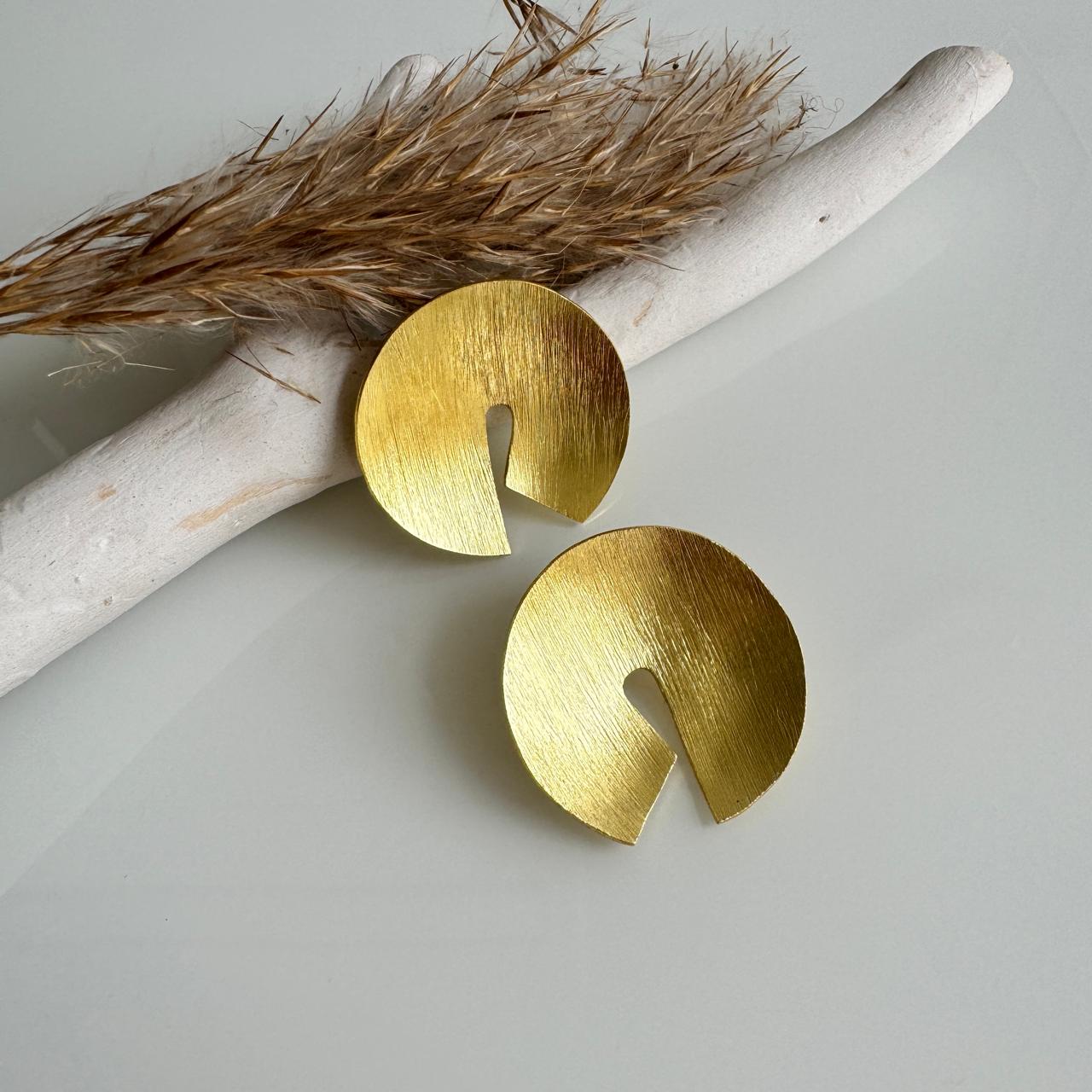 Slit Circle Earrings