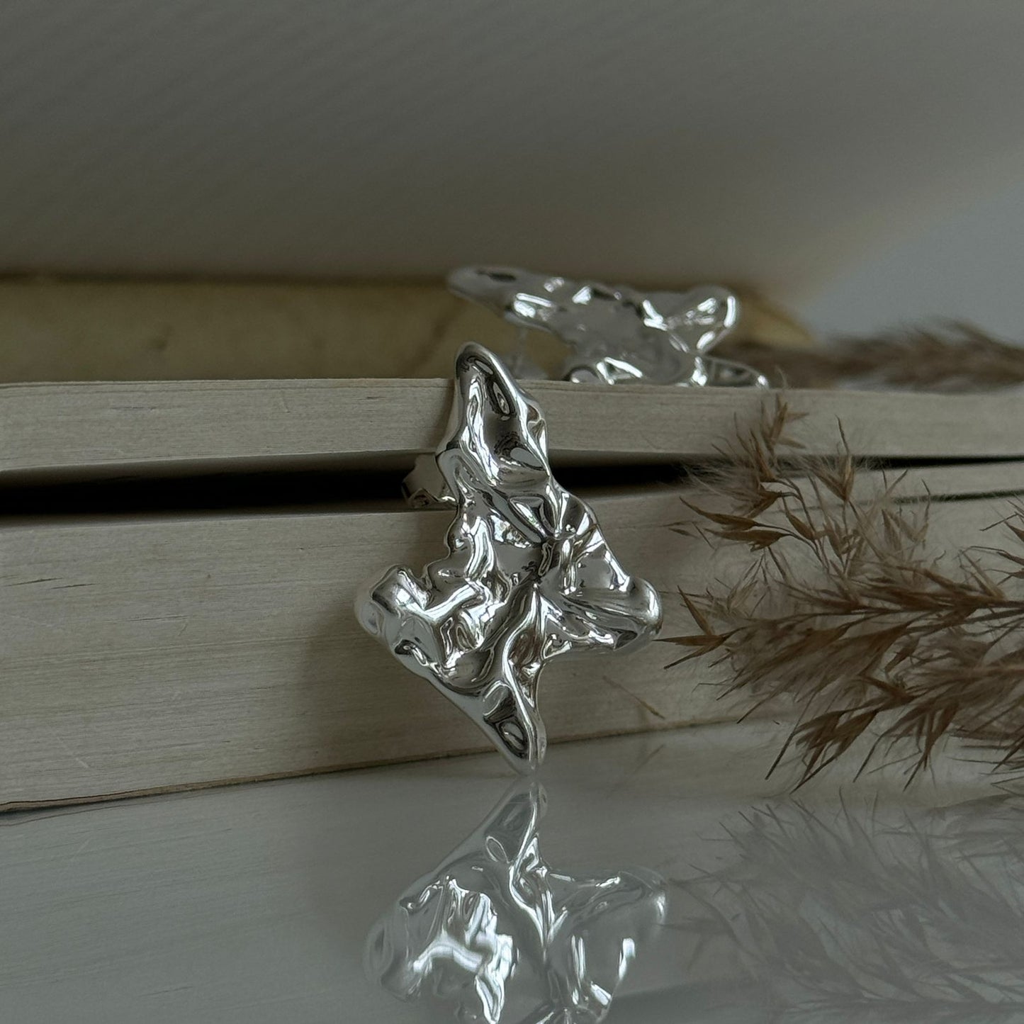 Crumbled Studs Silver