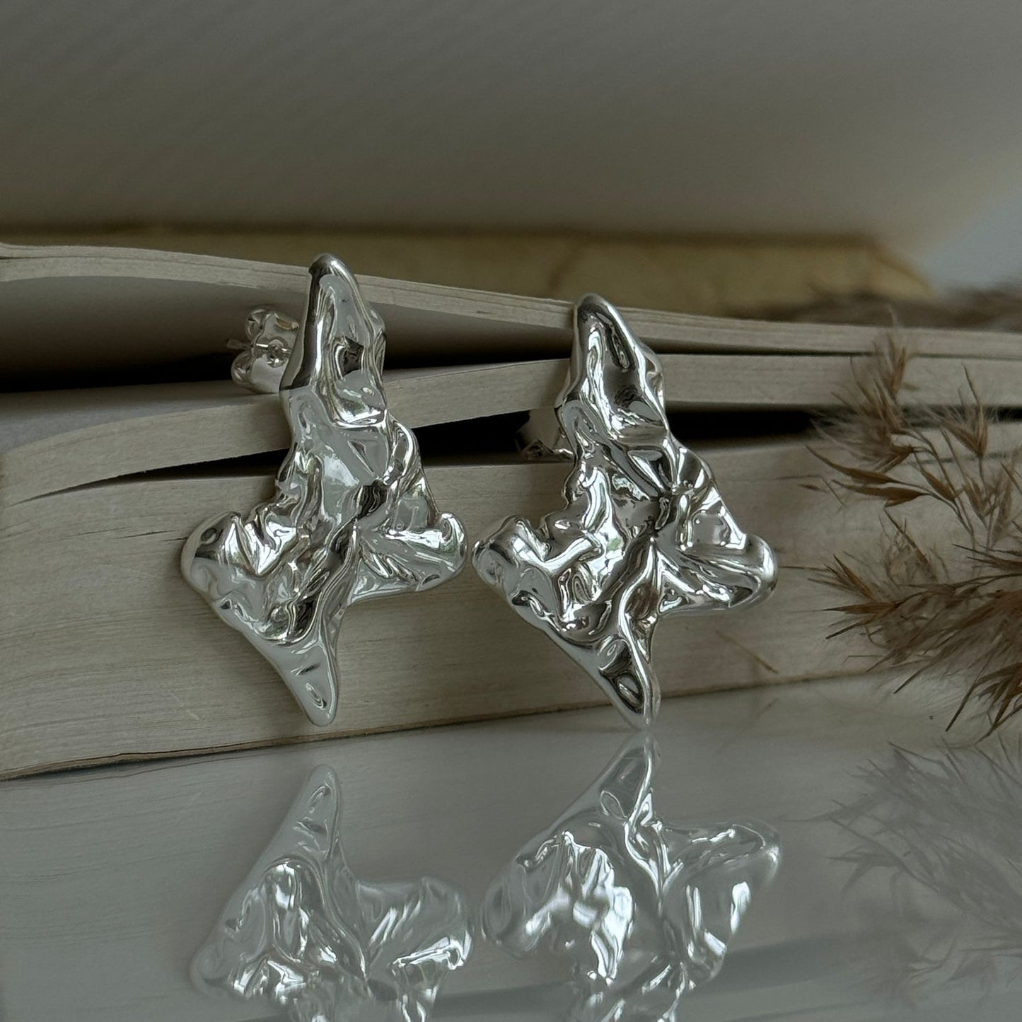Crumbled Studs Silver