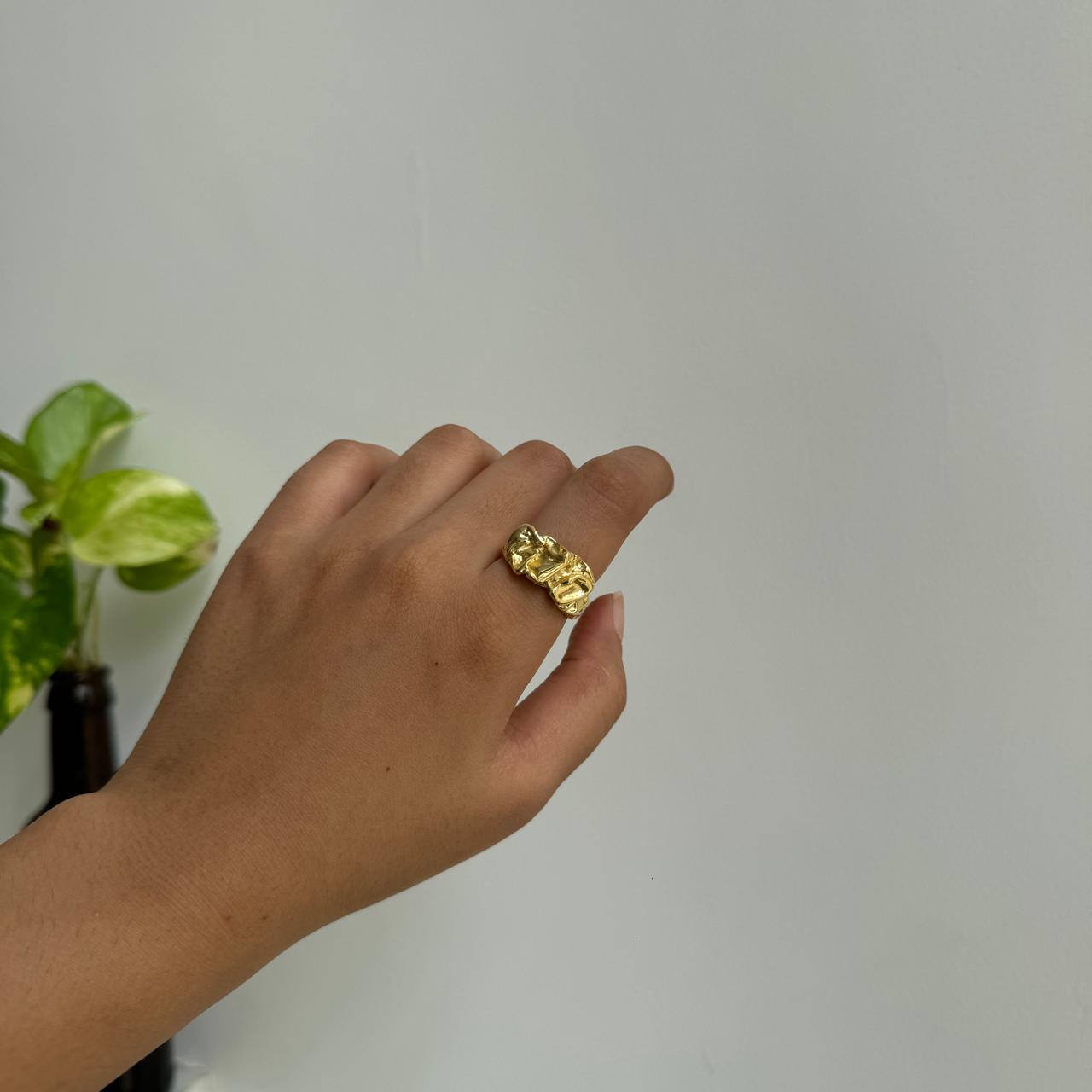 Chunky Crumbled Adjustable Ring Golden