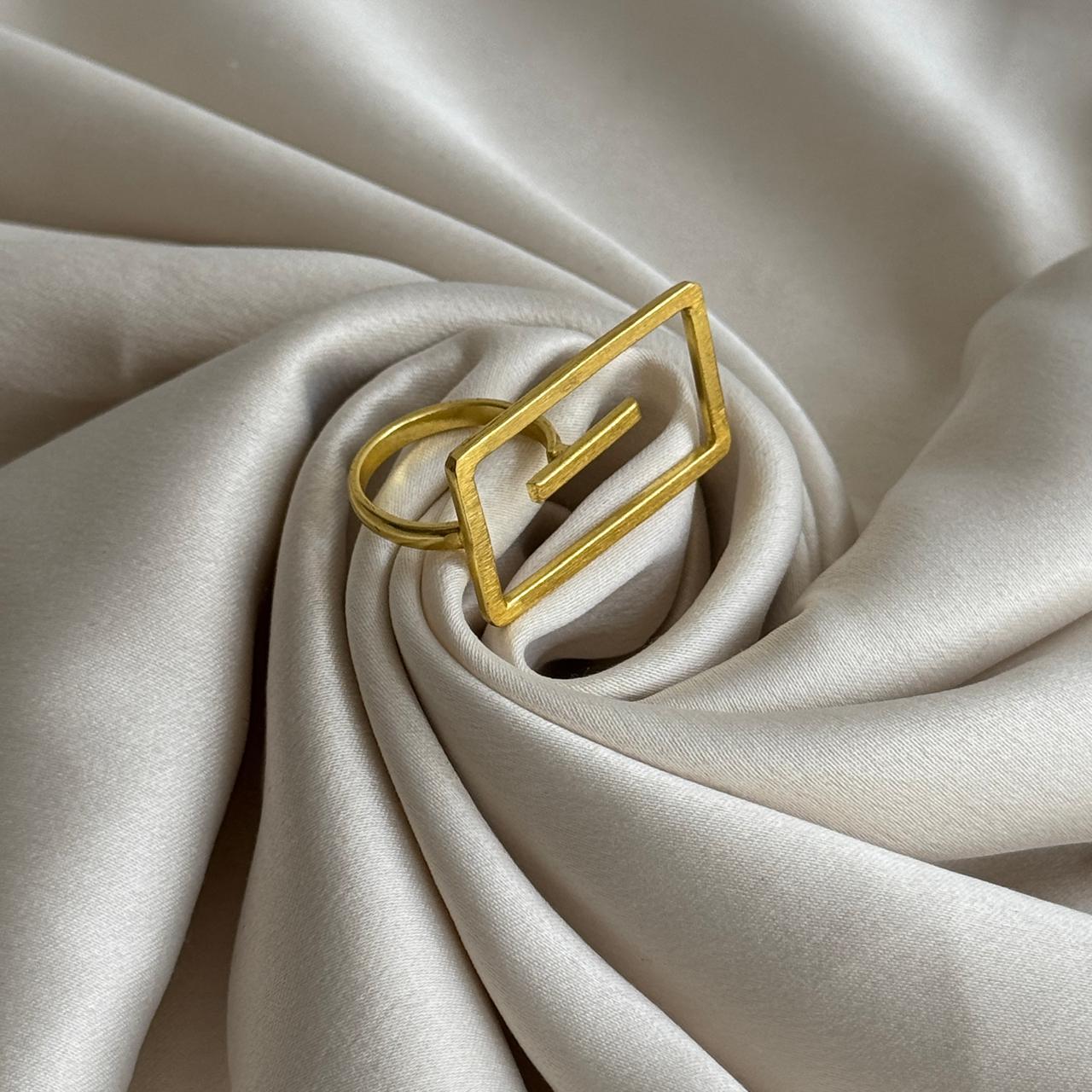 Lea Adjustable Ring