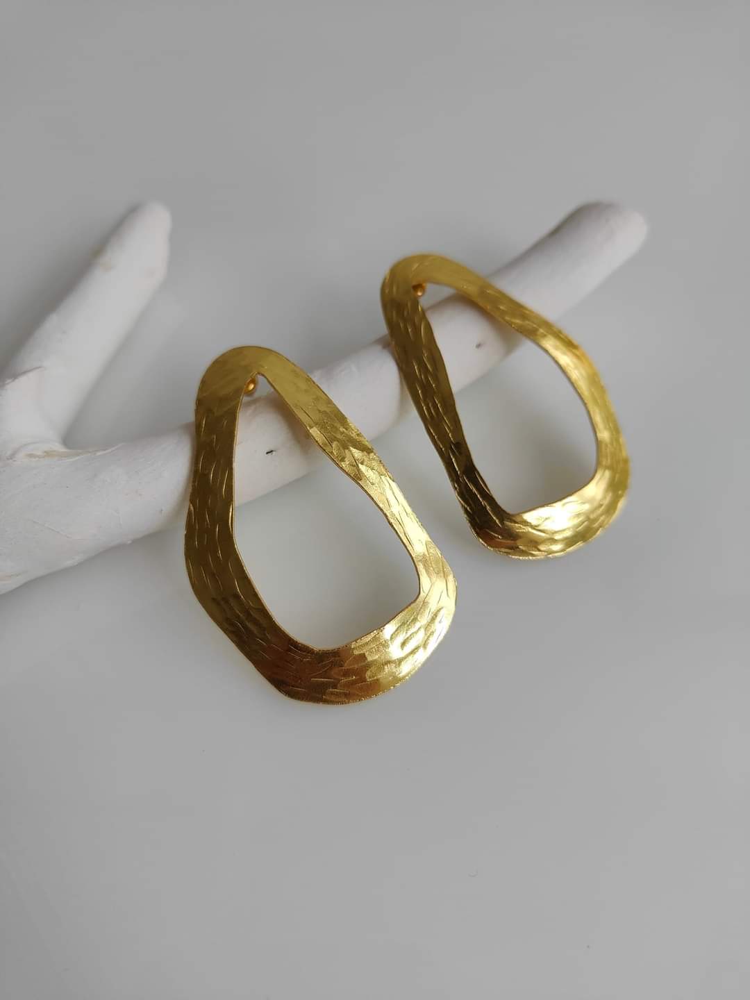 Zan Earrings Golden