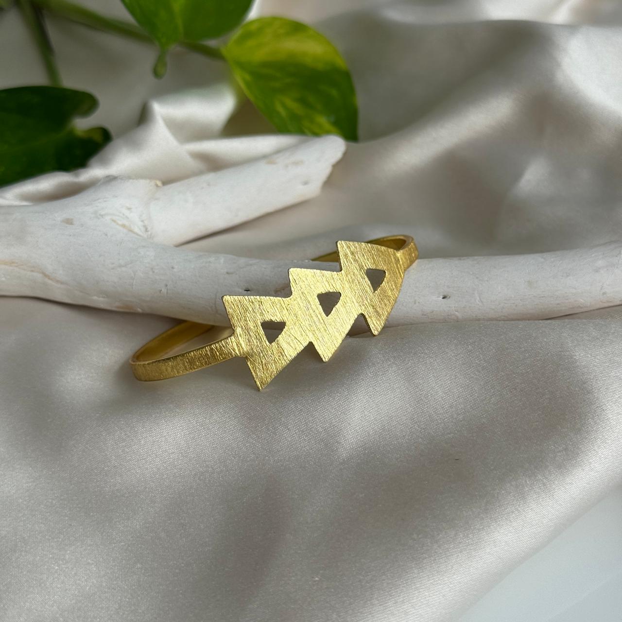 Forward Cuff