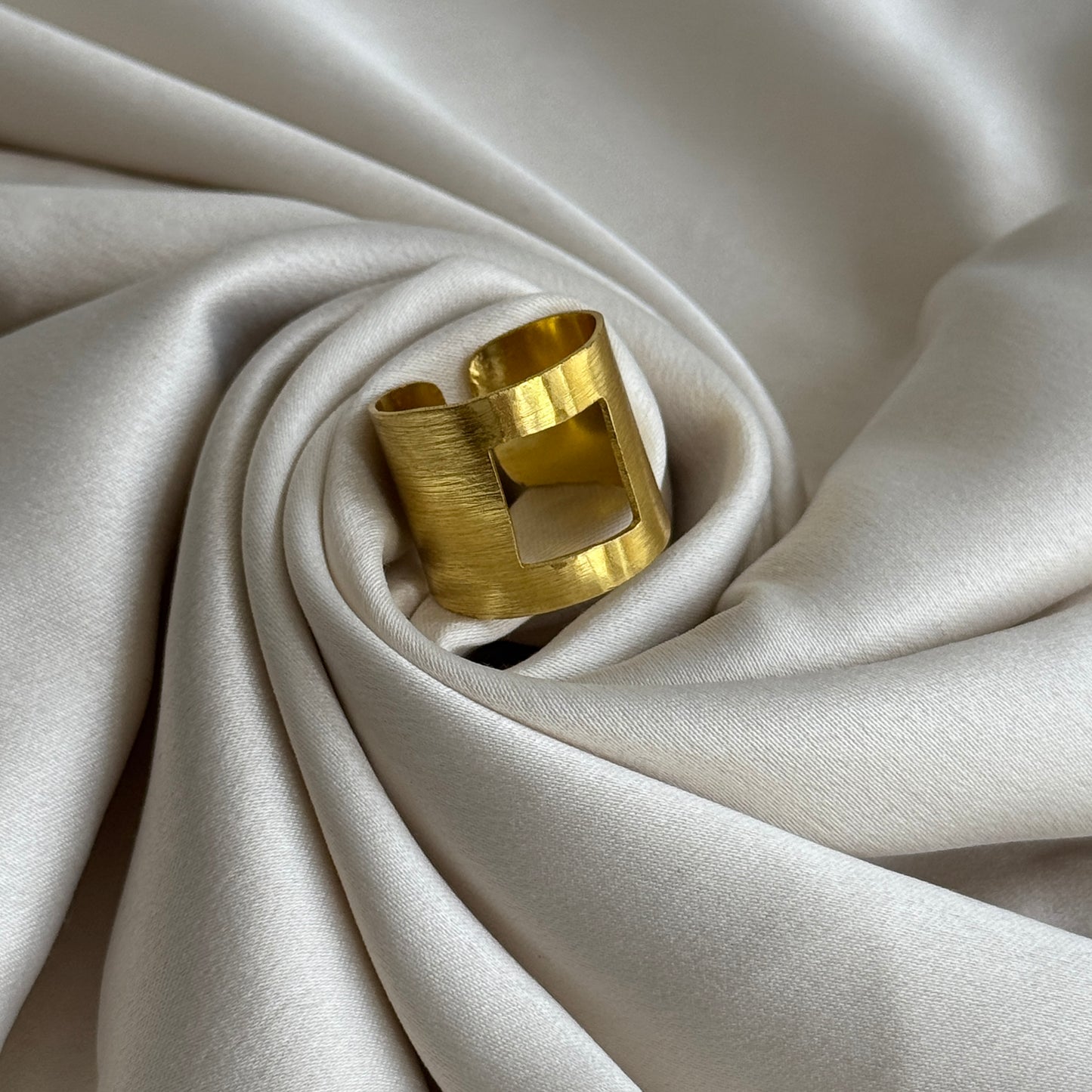 Ditalini Square Adjustable Band Golden