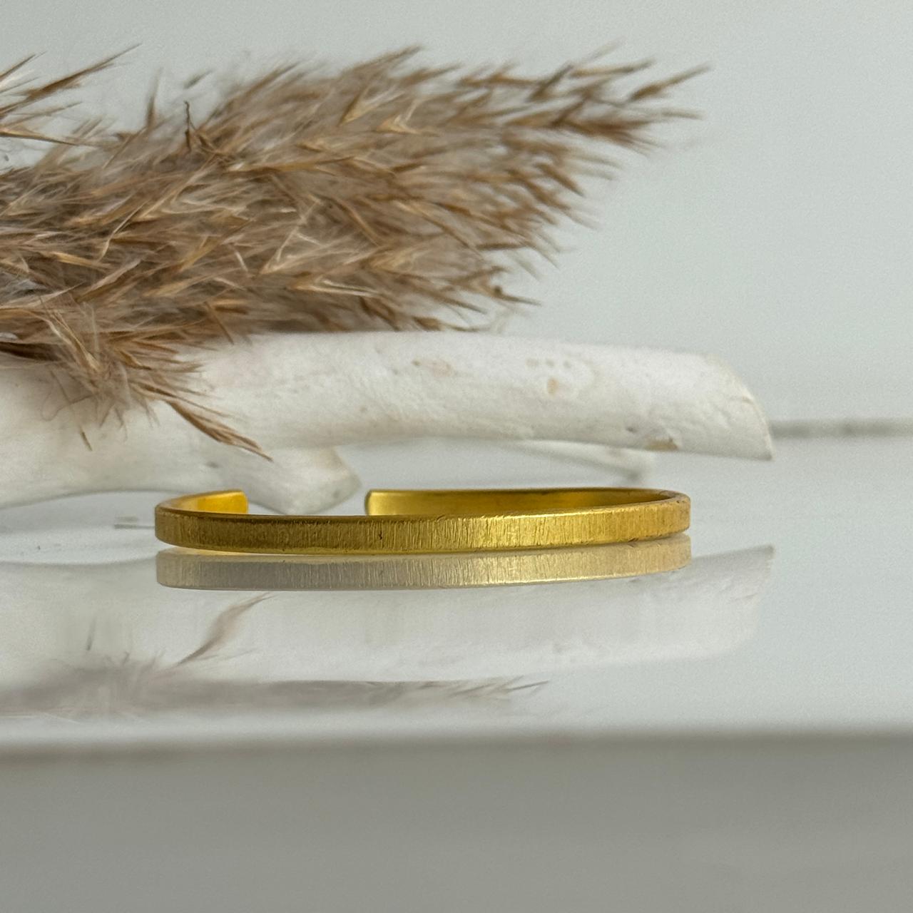 Cera Plain Cuff