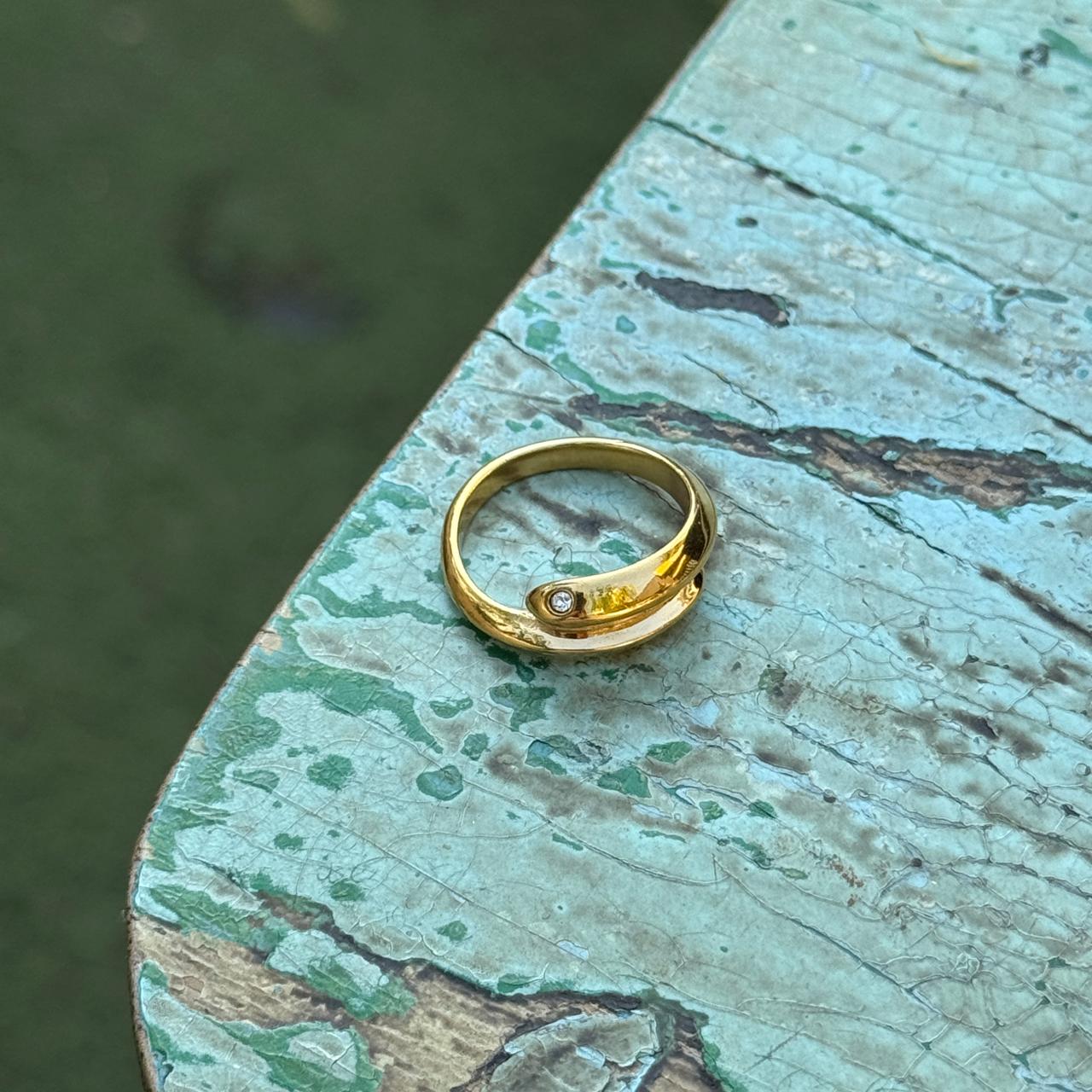 Stone Hug Ring