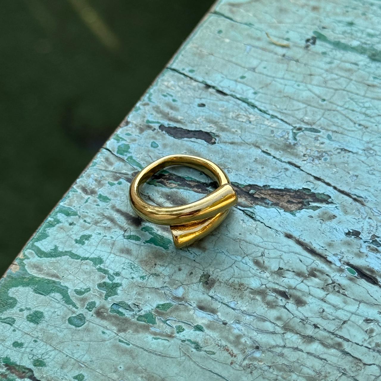 Cross Hug Adjustable Ring