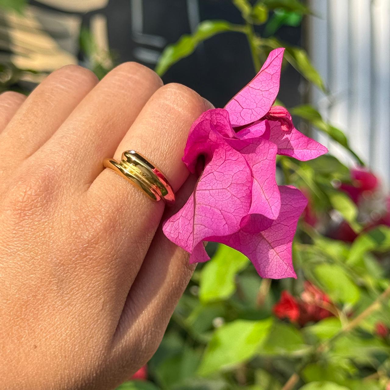Stone Hug Ring