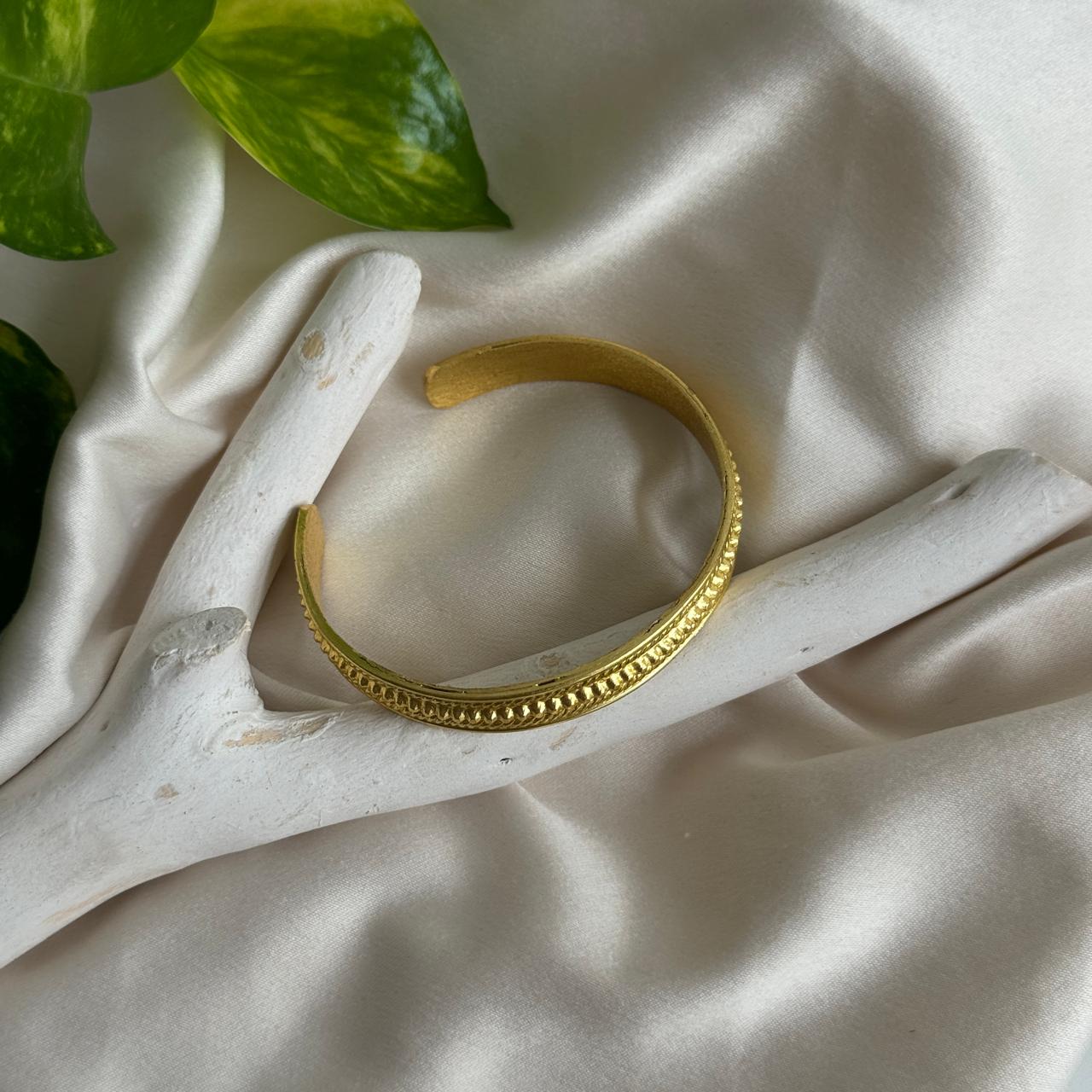 Vintage 2 Cuff