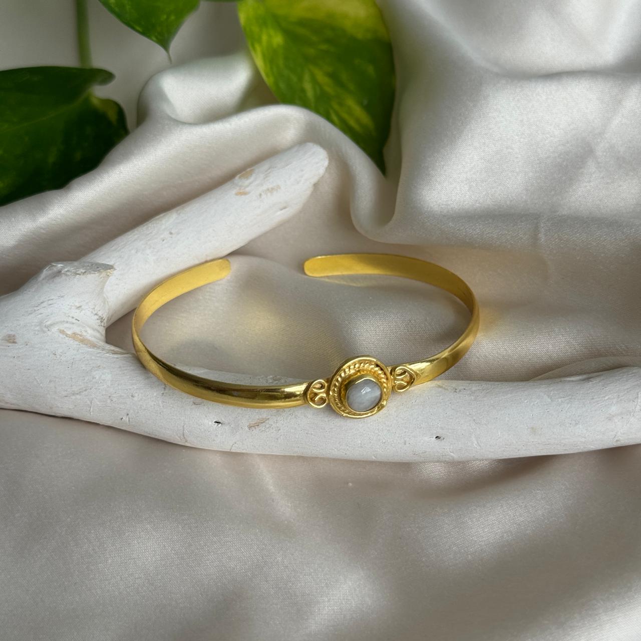 Vintage 3 Cuff