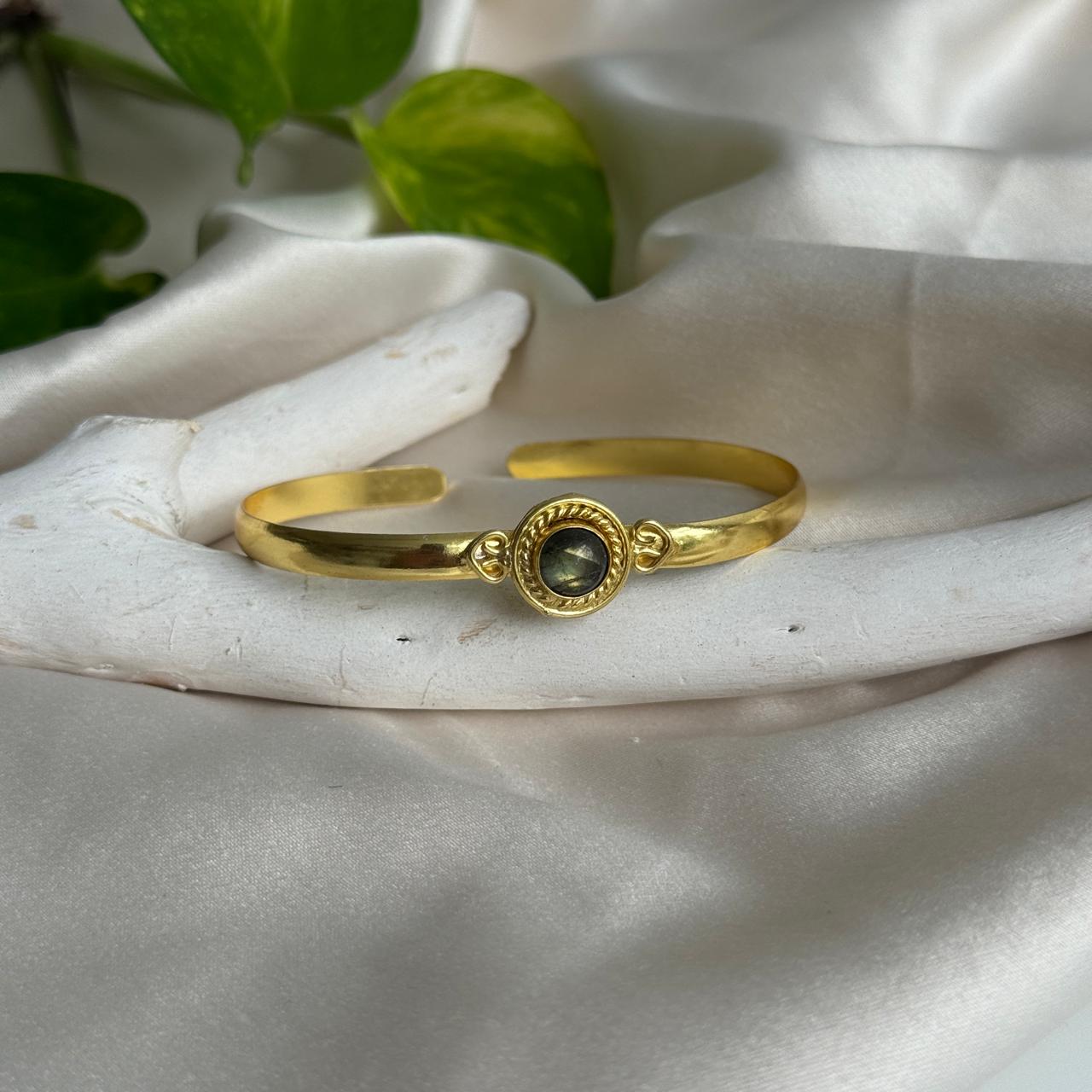 Vintage 3 Cuff