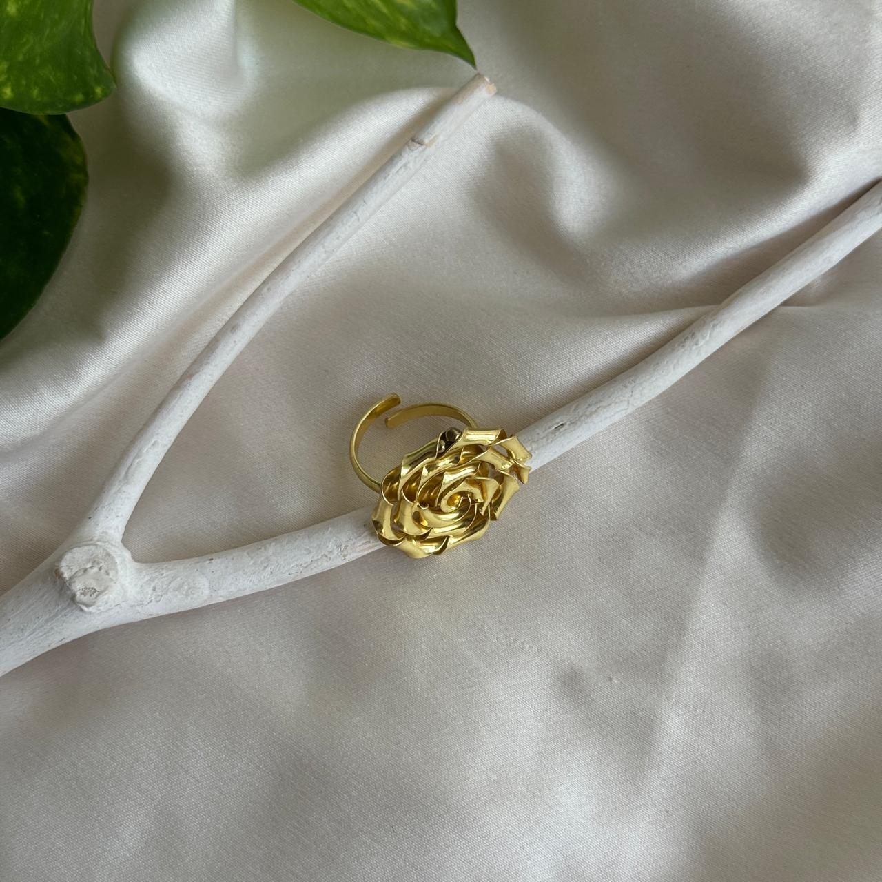 Twistie Ring