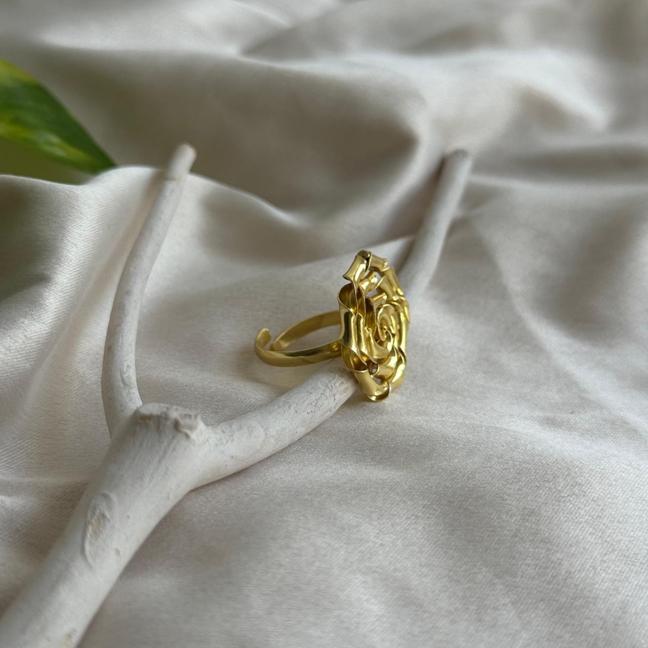 Twistie Ring