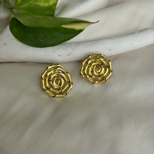 Twistie Studs