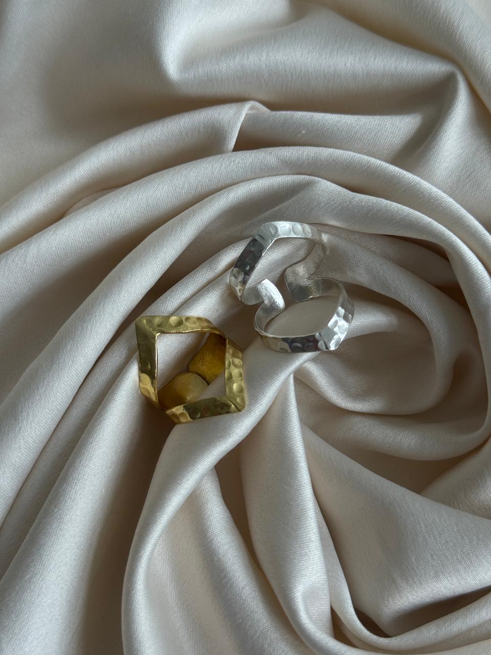 Crown Adjustable Ring Duo
