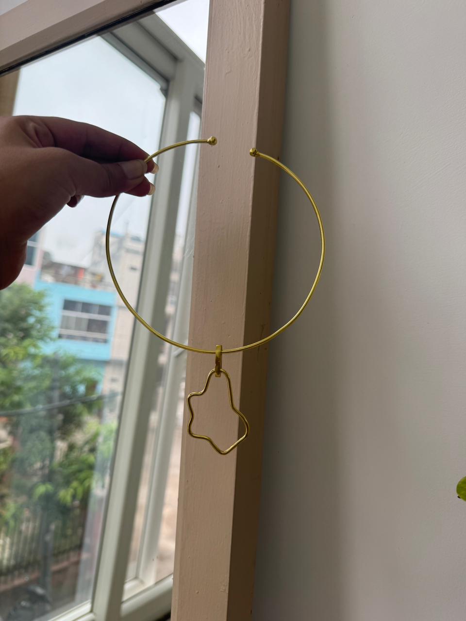 Abstract Hasli Statement Neckpiece