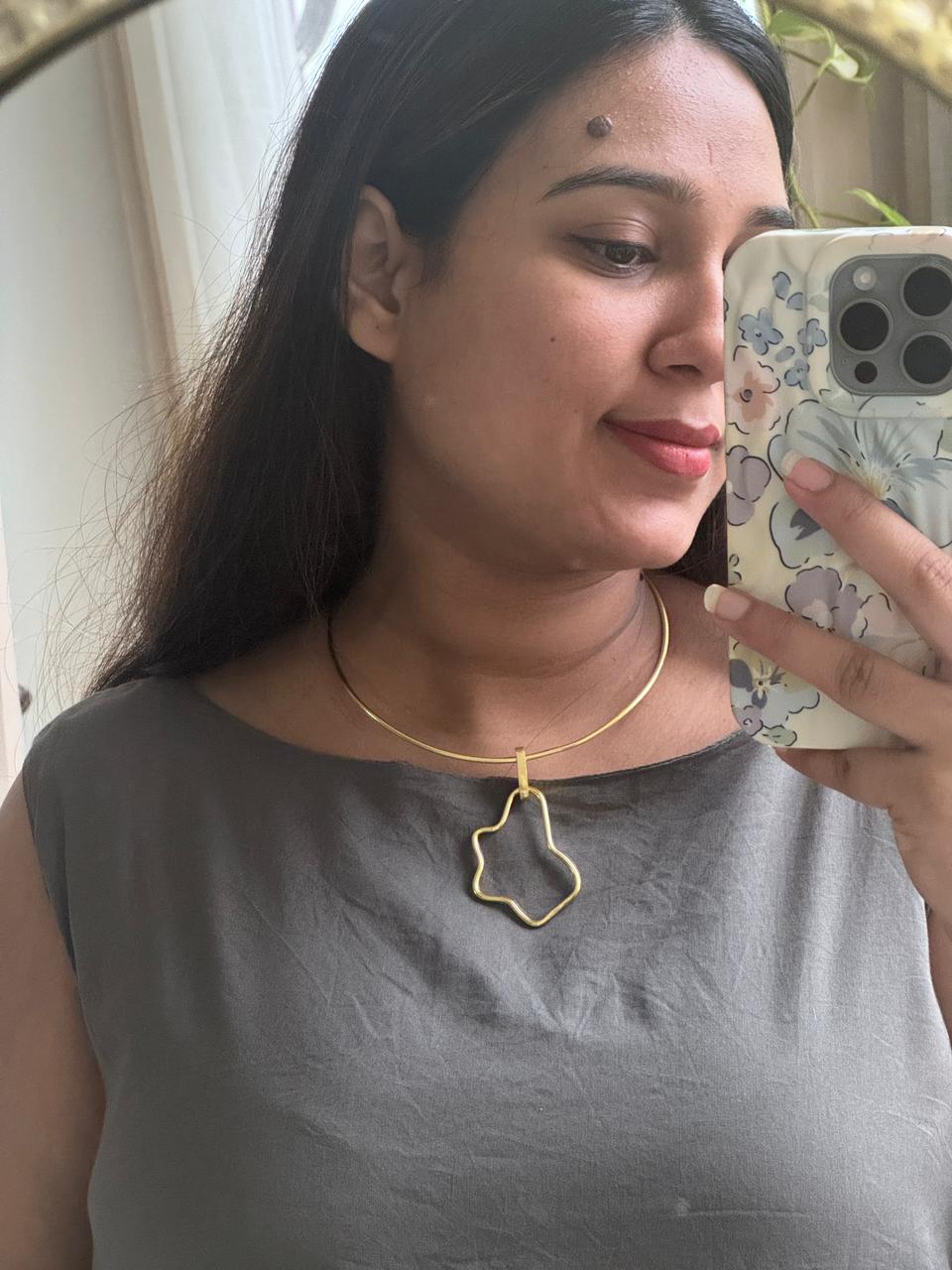 Abstract Hasli Statement Neckpiece